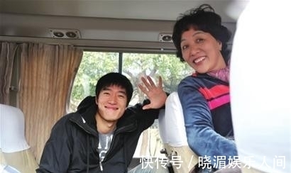 吉粉花|刘翔母亲吉粉花:陪儿子走过的田径风雨岁月,如今的婚姻让我放心