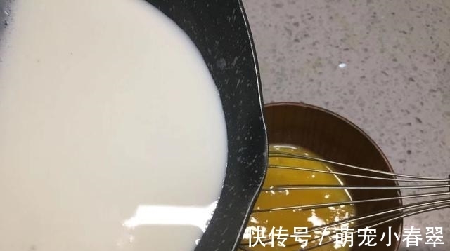 孩子想吃蛋糕不用买,这样做免烤箱,不打发,入口即化,特好吃