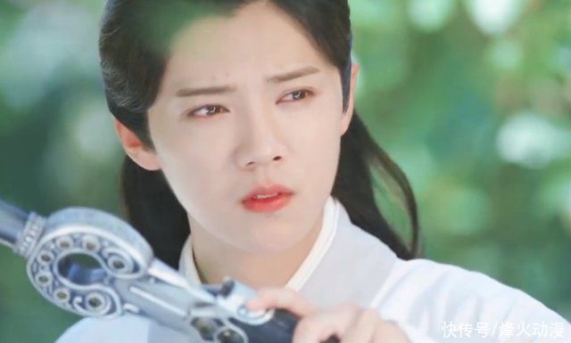 谢怜|《天官赐福》谢怜发型的进阶之路，网友:还是鹿晗的更美观