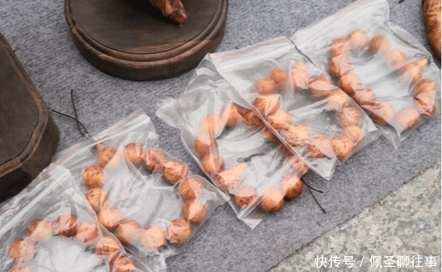  如今|用生命采挖的文玩，曾经动辄一串过万，如今百元一串无人问