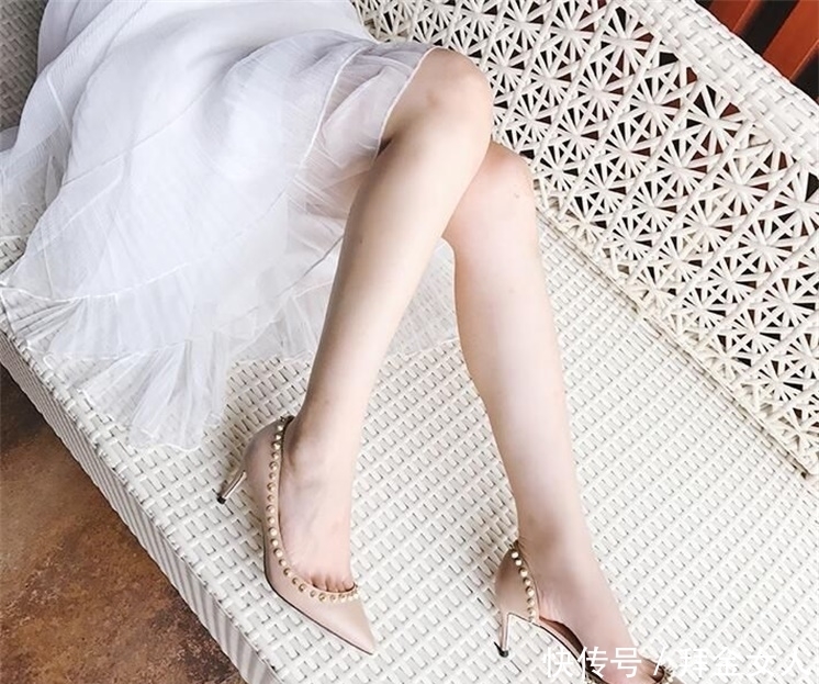 成熟|细高跟是一款百搭的单品,可以使优雅大方更显成熟