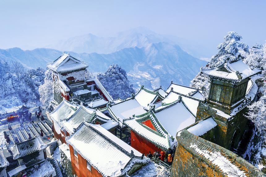 风雪|风雪武当山,仙境藏玄机!大雪封山时,道人、隐士都在干什么!