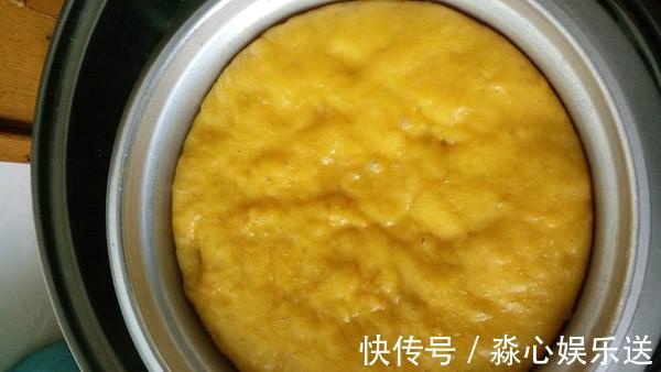 南瓜的又一种好吃的做法，松软香甜，上桌就被家人横扫一空