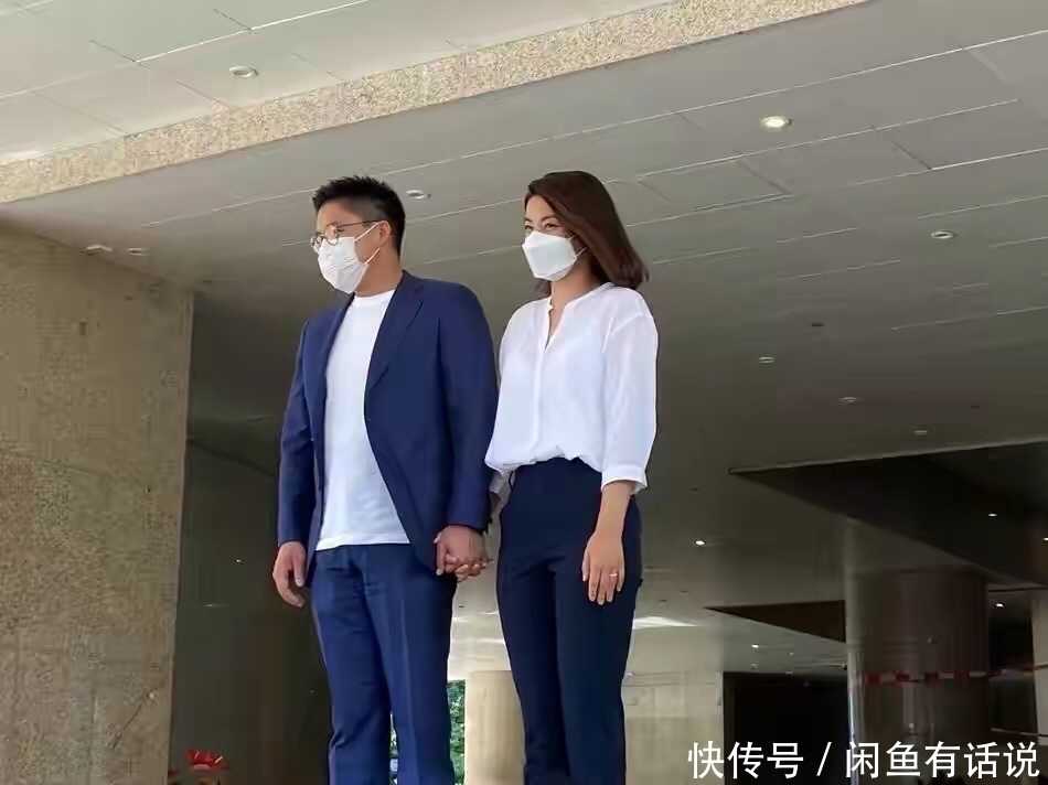 豪门媳妇|郭晶晶越来越富态,穿披风裙配小黑裤挺时髦,豪门媳妇也是洋气人