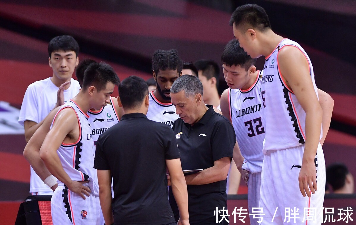李洪庆|辽篮官宣功勋教练离队,杨鸣痛失军师,一细节揭李洪庆大动作