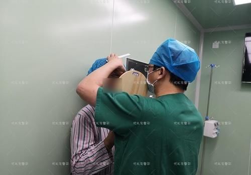 提眉手术给眼周带来多大变化，50岁姐姐来说说自己的“心路历程”