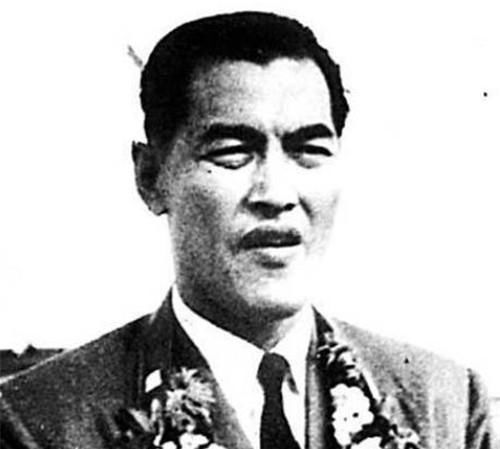 贝肯鲍尔|世界5大足球巨星,一中国人踢进1860球,比肩贝利,名字听着耳熟