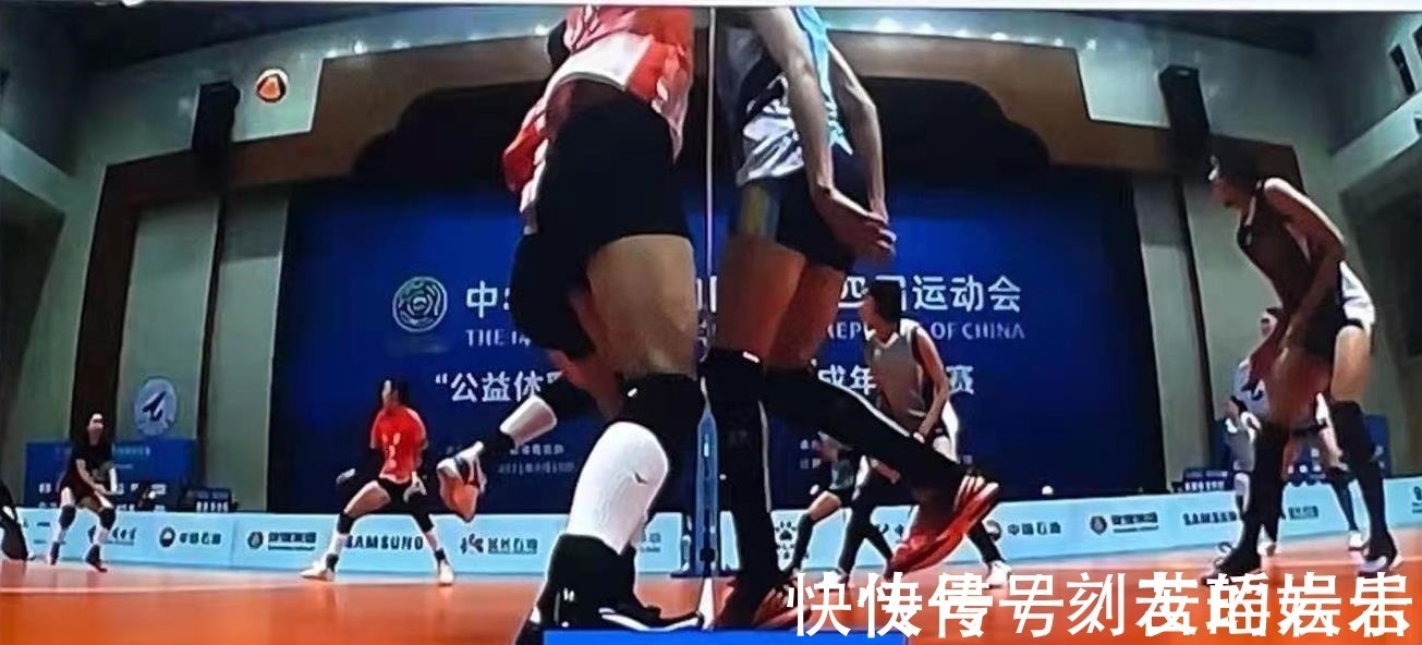 垫脚|球迷开始乱带节奏!李盈莹再陷“垫脚”风波,慢镜回放说明一切