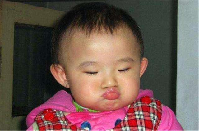 +母姓|爸爸姓“侯”妈妈姓“马”,给孩子取个4字奇葩名,老师都笑出声