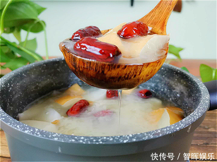 适合秋天的一种水果!比葡萄桔子养人,4块钱1斤,不懂吃可惜了