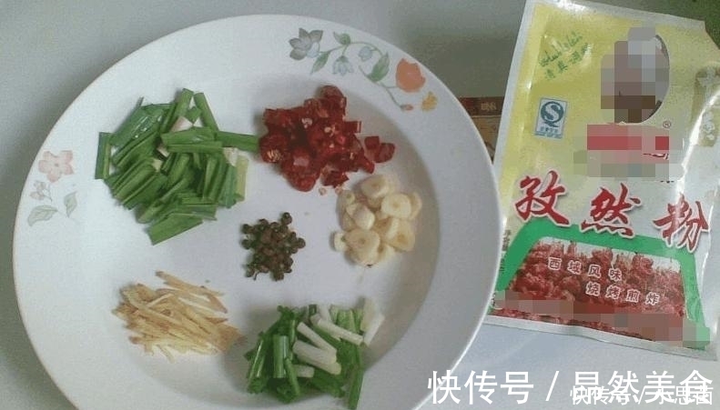 大热天的, 我炒了这个菜, 香极了, 下饭也下酒, 老公一人吃了一锅米饭