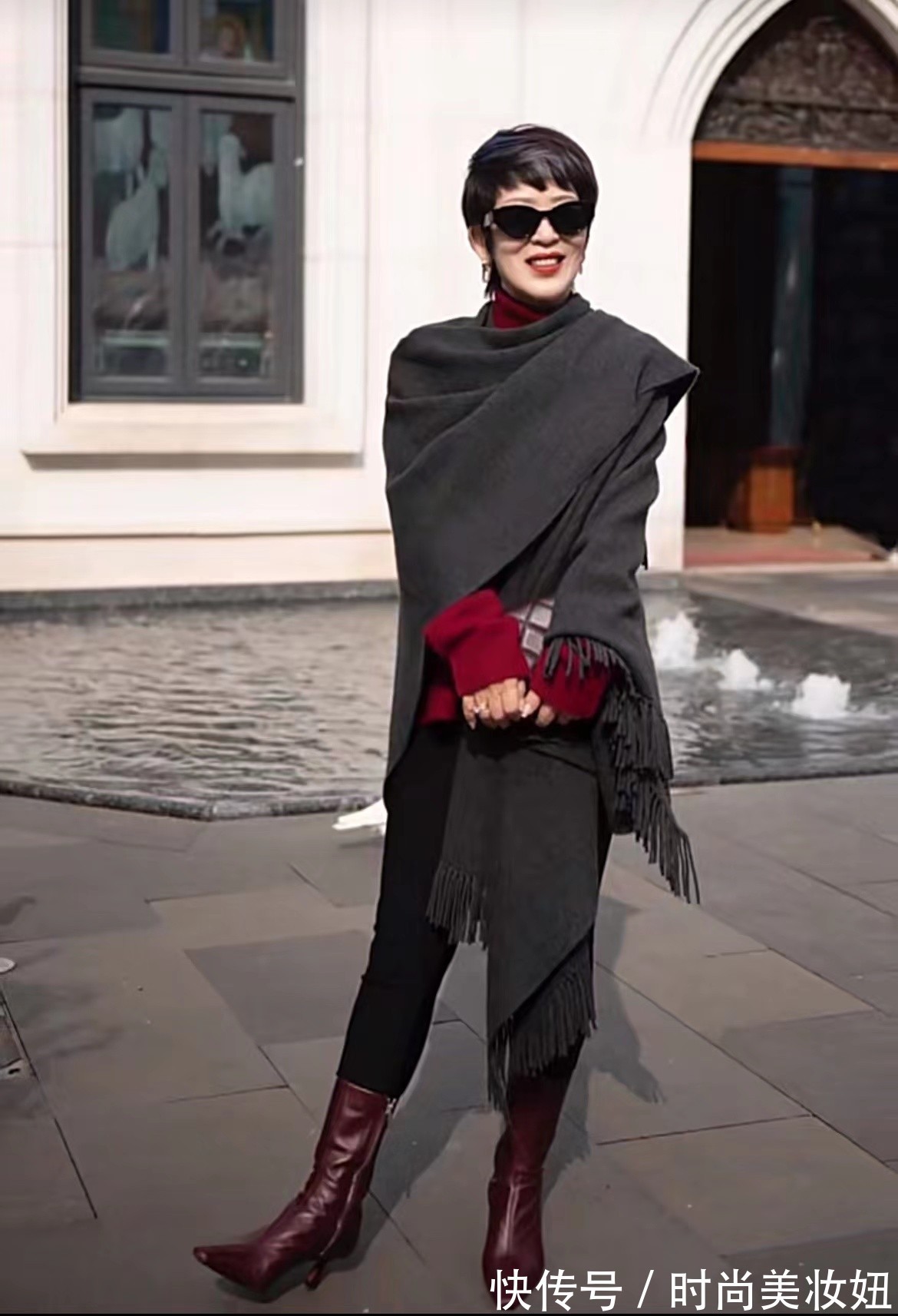 毛衣|60岁的女人越简单越高级,看这位奶奶的穿搭,显得气质又优雅