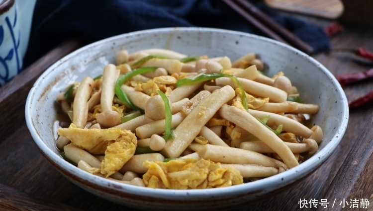 天熱，我隔三差五就做的素菜，開胃不上火，孩子常吃能提高免疫力