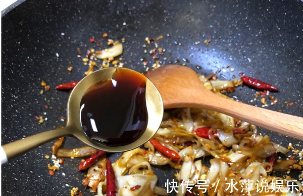 比肉好吃的素菜,3块钱一斤,每次买2根就能炒一盘,看着都解馋