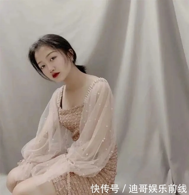 富人游戏 她曾是乡间土丫头,《变形计》后秒变名媛,还认明星当哥