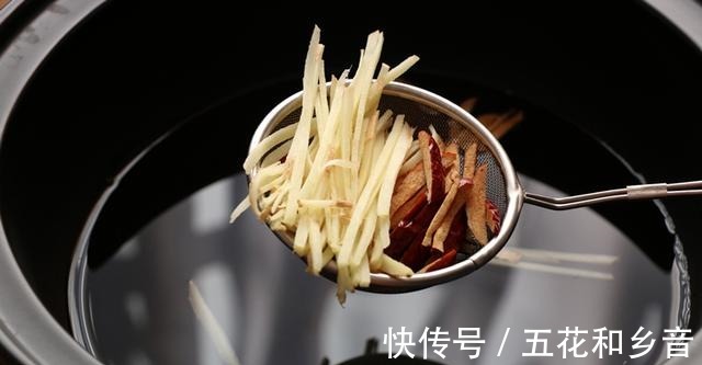 冬季,把红枣和生姜一起煮,没想到这么厉害,很多人不懂有啥用!