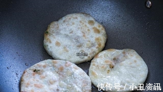 橄榄油|婆婆烙的饼就是好吃，又香又软，一口气吃了4个还想吃！
