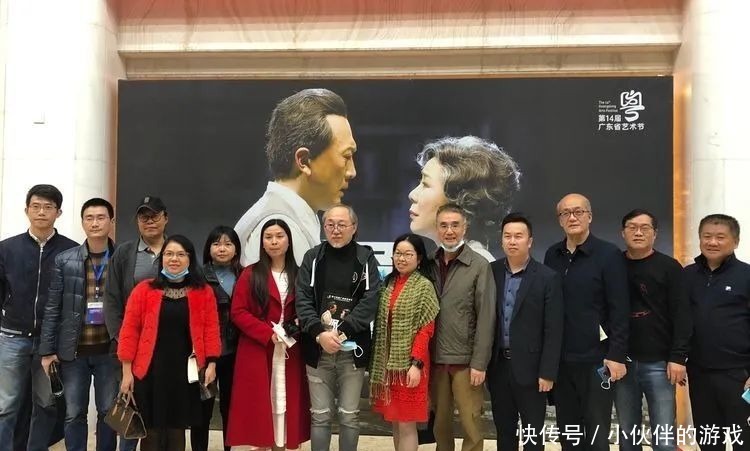 幸福|曾鸣快评:话剧《深海》的深意