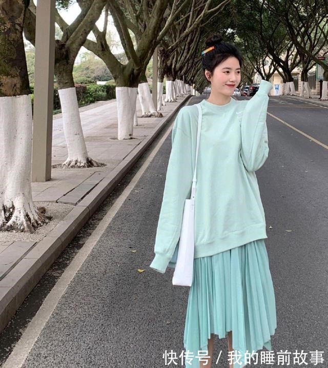 穿搭 卫衣+运动裤过时啦,现在流行这几种穿搭方式,温柔简约又有活力!