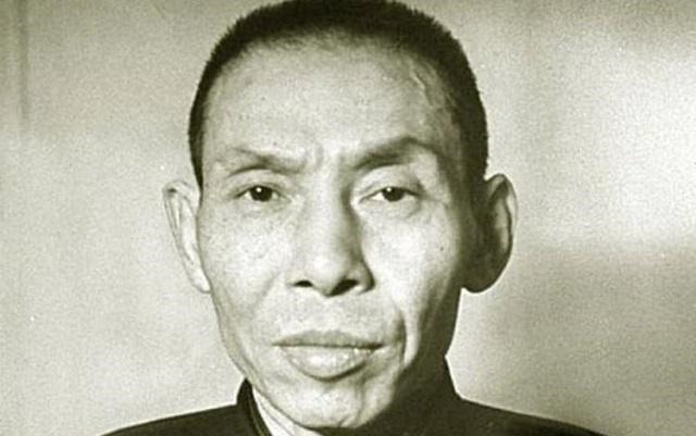 父亲是“中国黑帮老大”,母亲是知名京剧演员,今去世才被人熟知