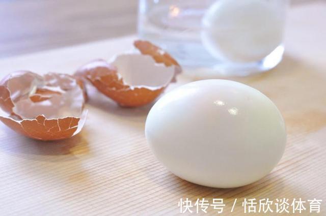 高盐食物|血压高的人不能吃鸡蛋？提醒：除了鸡蛋，这几物建议远离