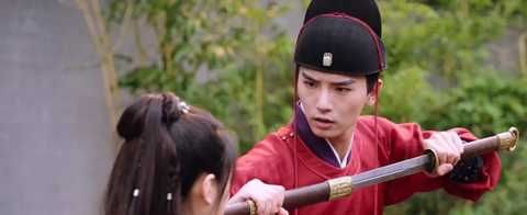 穿红衣服最帅的男人长这样