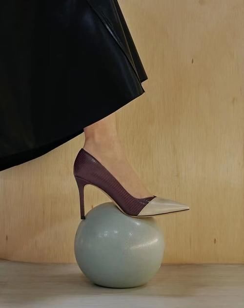 烂大街的小CK：我靠着实惠与设计感变身万千女性的心头好