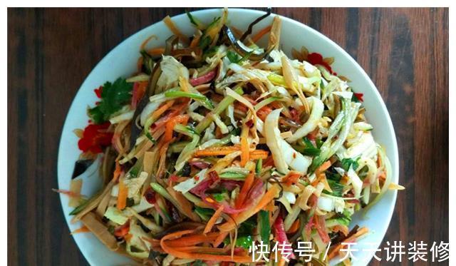 老公带老板来家吃饭，我简单准备了一桌菜，饭后他老板夸我手艺好