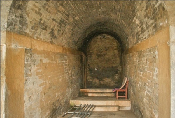 荒野|文物被丢弃荒野,康熙睡觉都抱着的宝物“九龙杯”,如今身在何处?