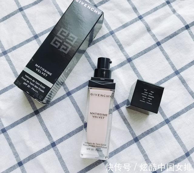 滋润度|火了几年的大牌美妆,真好用吗阿玛尼蓝标实力强,纪梵希不值得