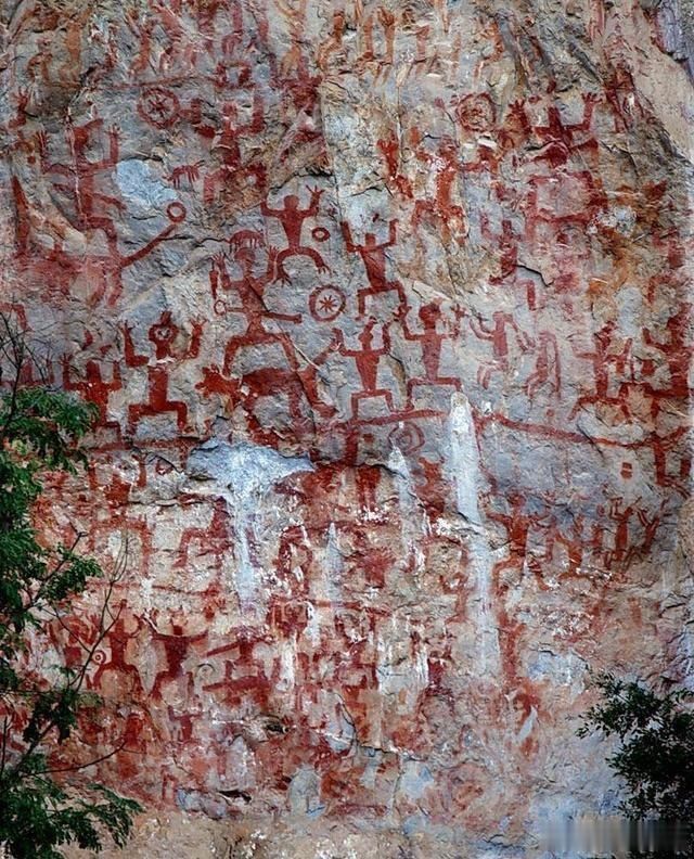 昆仑山发现1万年前岩画，其中有些画着“飞机”史前文明成谜