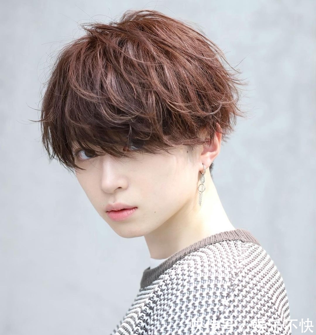 短发 想换发型怎么剪?蓬松短发波波头满头烫,款款都不错