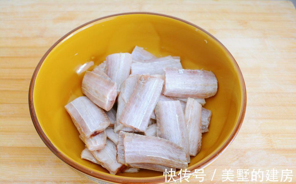 家常香煎带鱼，外酥里嫩，咬一口味道真赞，家人都爱吃