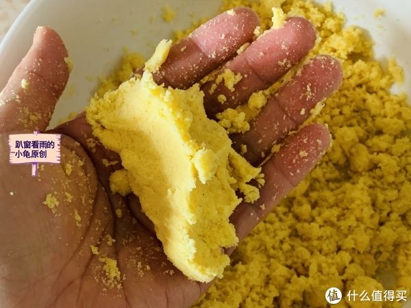 玉米面最好吃的做法，简单方便，只需3个窍门，皮薄酥脆，真香