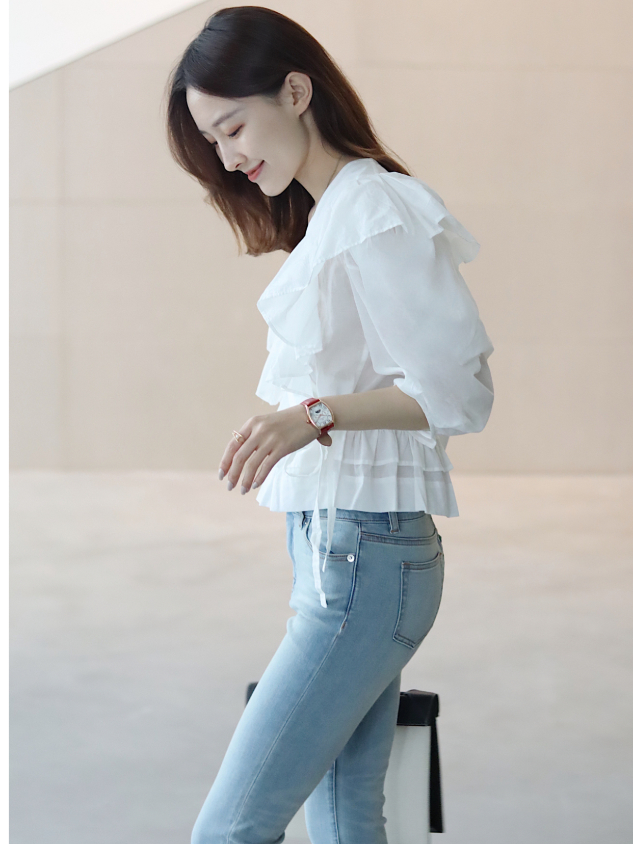 搭配|女神博主的夏季穿搭技巧,碎花上衣搭配牛仔裤高级洋气,显高显瘦