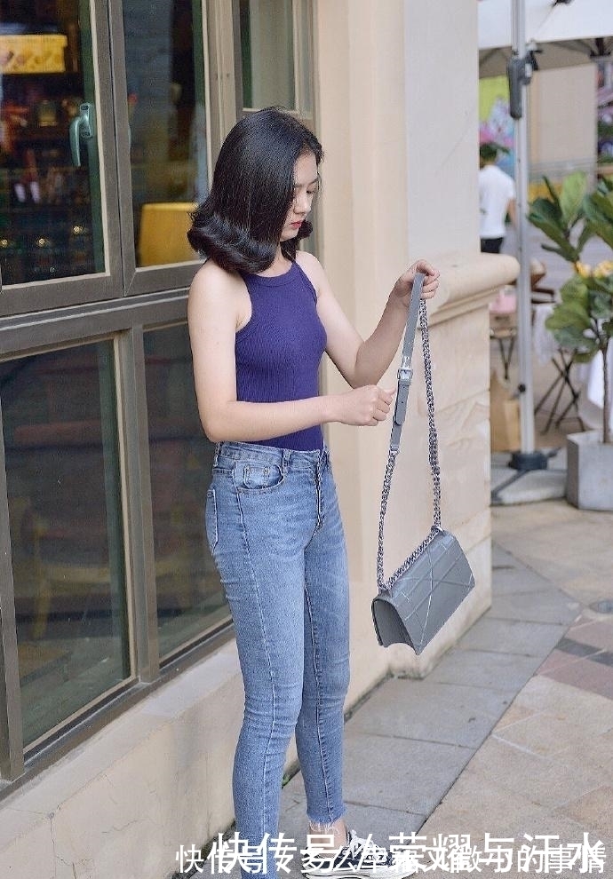 穿搭|街拍:穿着牛仔裤的一举一动,都能展现出别样精彩!