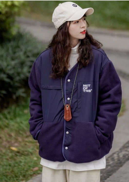 减龄|秋冬的“棒球服”怎么穿才帅气?建议搭配阔腿裤,舒适又减龄