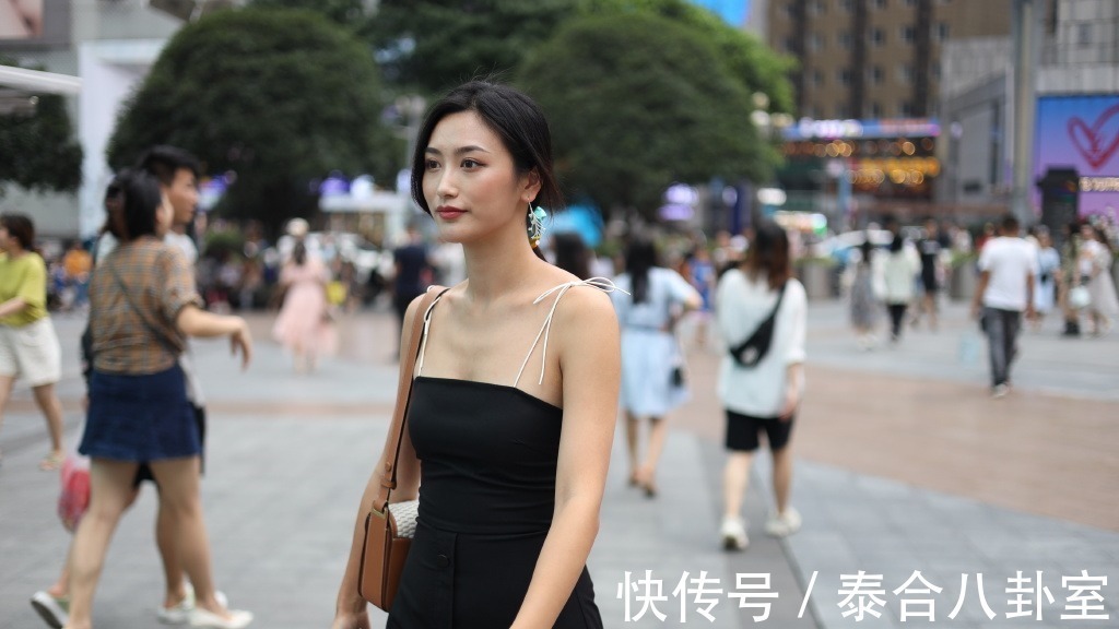 发挥性 衣品不够好,就选吊带连衣裙,轻松解决穿搭问题!