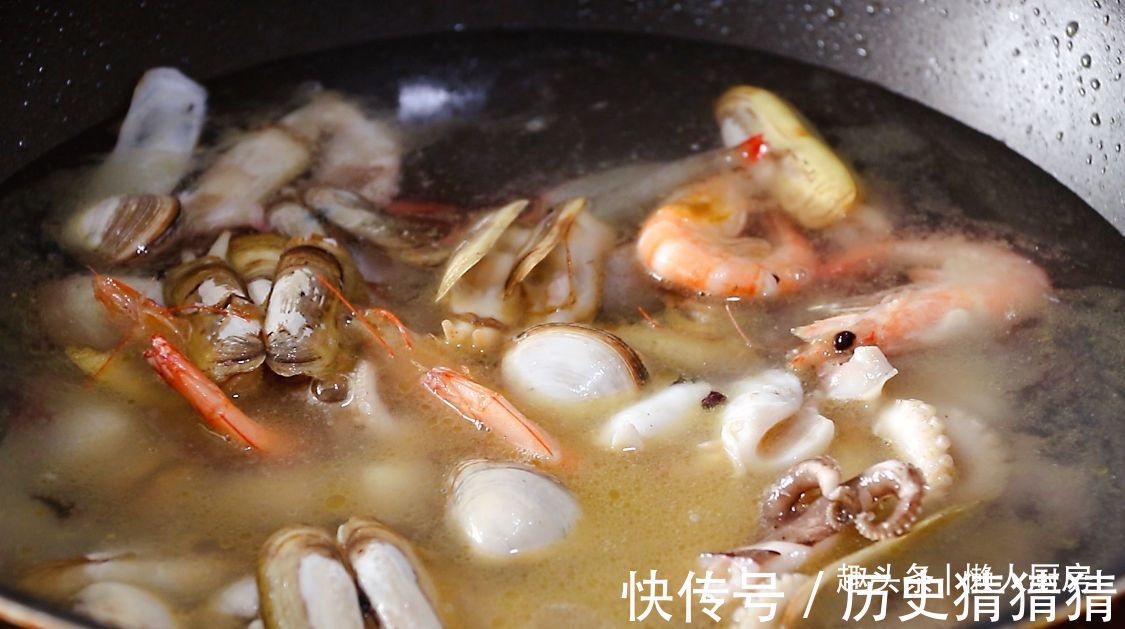 面条|立秋后,碰到这碗面条别手软,学会可以开店,好不好吃就在这碗汤