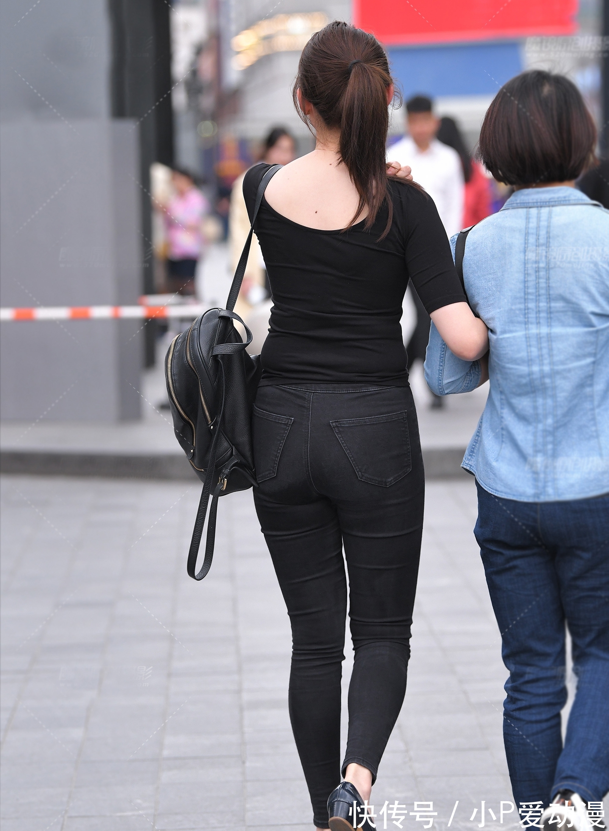 黑色 休闲百搭的黑色牛仔裤,穿着简约又显瘦,简直太撩人