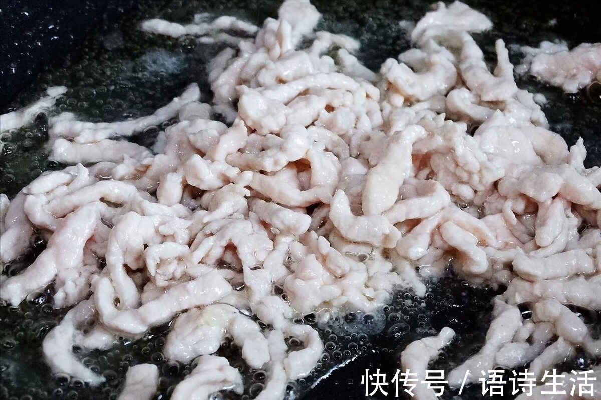 肉丝|炒瘦肉腌制时,放盐还是放淀粉都不对,教你一招,又香又滑嫩