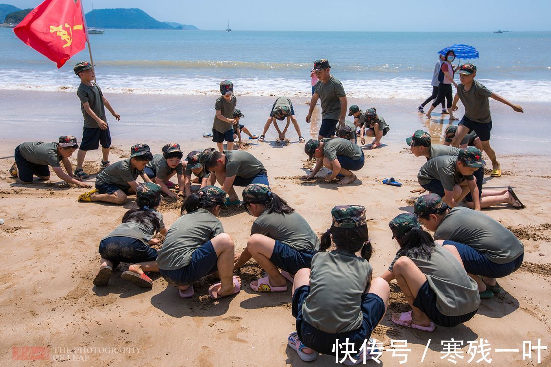 电子产品|38度的高温，一群孩子在沙滩上暴晒，这种夏令营你会让孩子去吗？