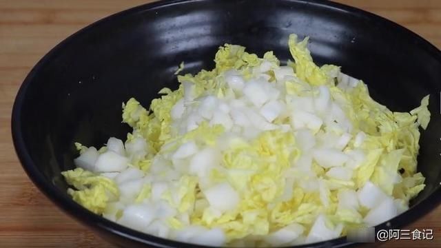 豆腐|白菜别炖着吃了，加1块豆腐，试试这种新做法，我家天天吃都不腻