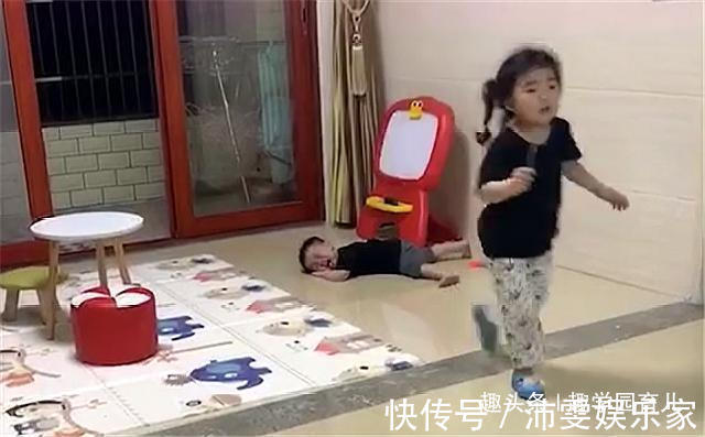 瑟瑟发抖|姐姐教训弟弟，妈妈儿子，还有50天开学，忍一忍就过去了