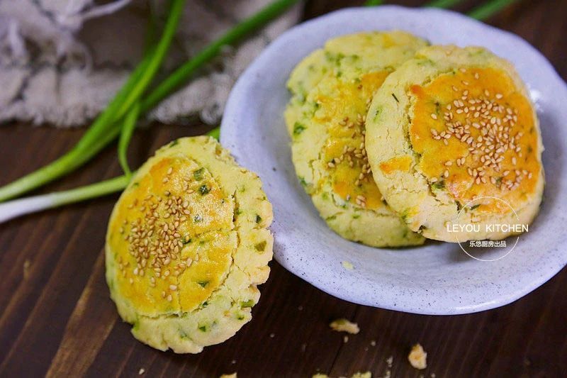 4款酥饼，一捏就碎，入口即化，揉好面团就能做，看看就会