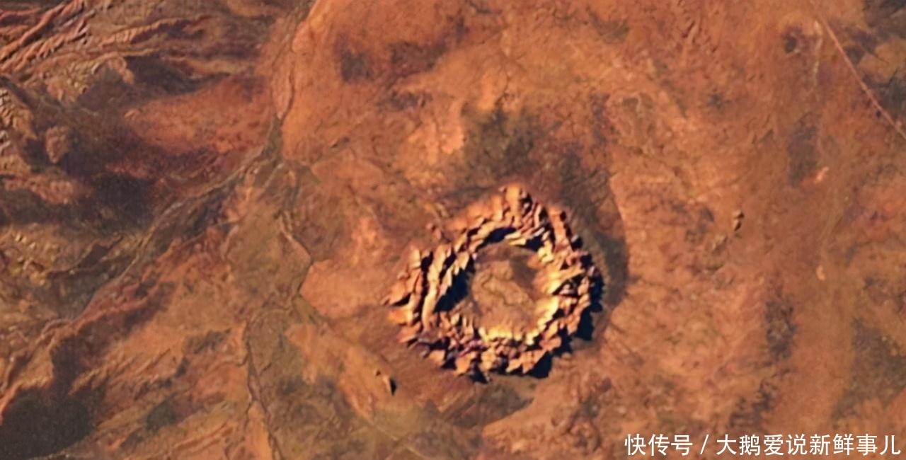 南非一陨石坑坑中住有55万居民,还有1千吨钻石黄金