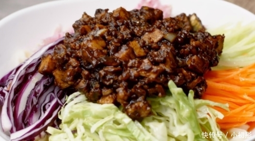 韩国人嗤之以鼻的中餐,中国人趋之若鹜,网友:活该一辈子吃泡菜