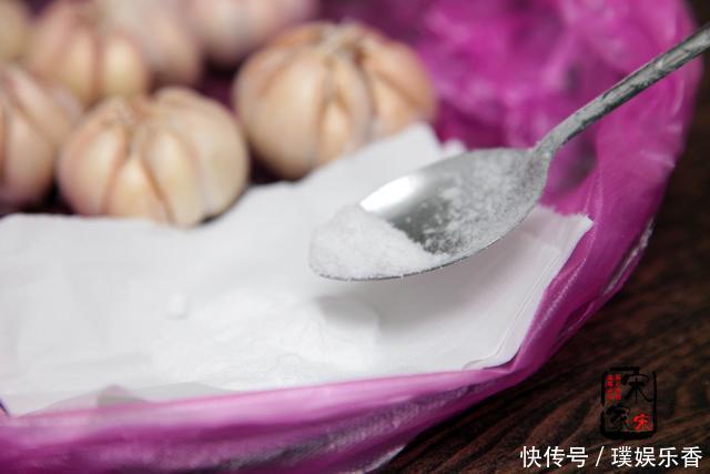 蒜蓉粉丝|大蒜买了没几天就发芽干瘪？学会这3种保存方法，放半年也新鲜