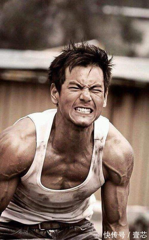 肌肉|韩国90后模特“逆天改命” 4年增肌12kg 瘦子增肌就该这么做!