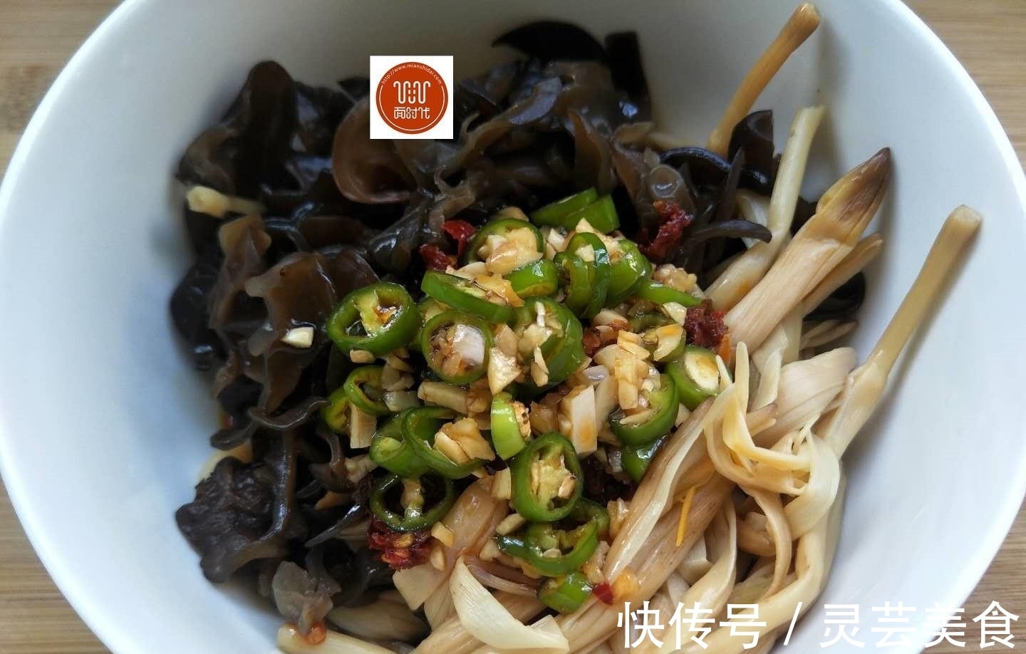 黄花菜|女人不要错过这菜,甩肉吸脂瘦肚子,吃着吃着就瘦了,关键还便宜